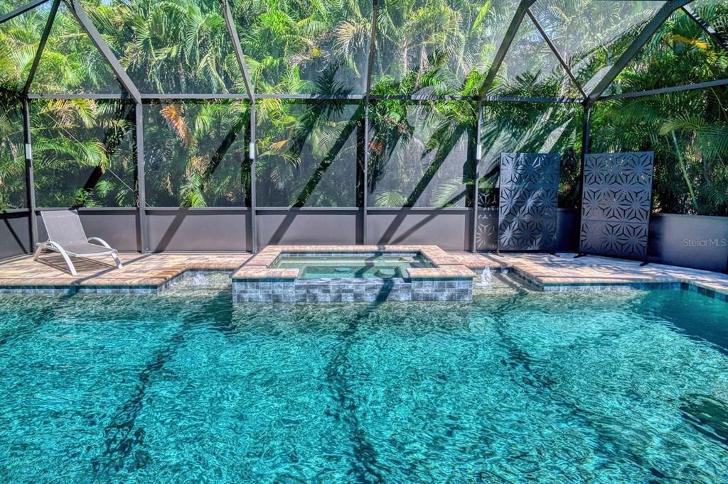 На продажу: $739,900 (3 спален, 3 ванн, 2300 Квадратных фут)