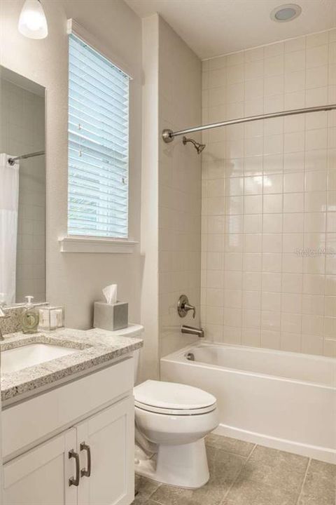 На продажу: $739,900 (3 спален, 3 ванн, 2300 Квадратных фут)