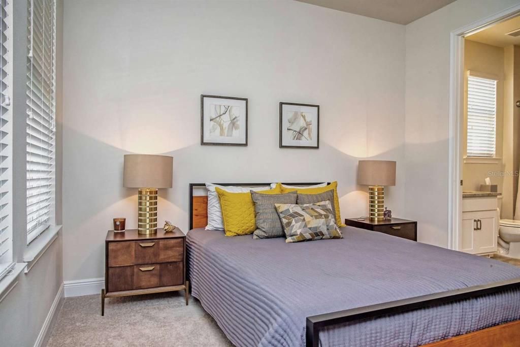 На продажу: $739,900 (3 спален, 3 ванн, 2300 Квадратных фут)