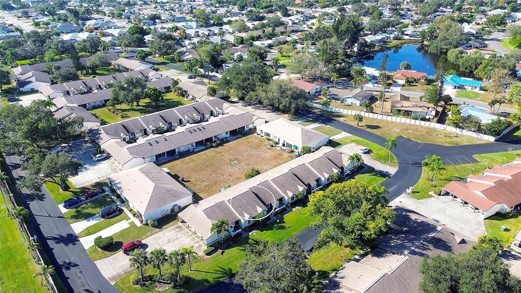 For Sale: $235,000 (2 beds, 2 baths, 937 Square Feet)