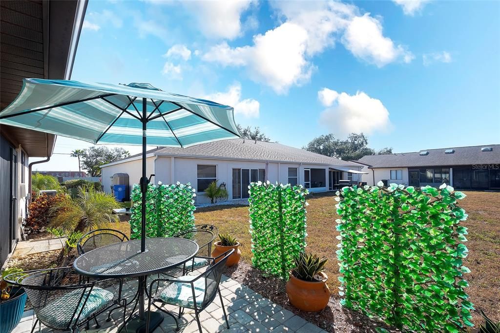 For Sale: $235,000 (2 beds, 2 baths, 937 Square Feet)