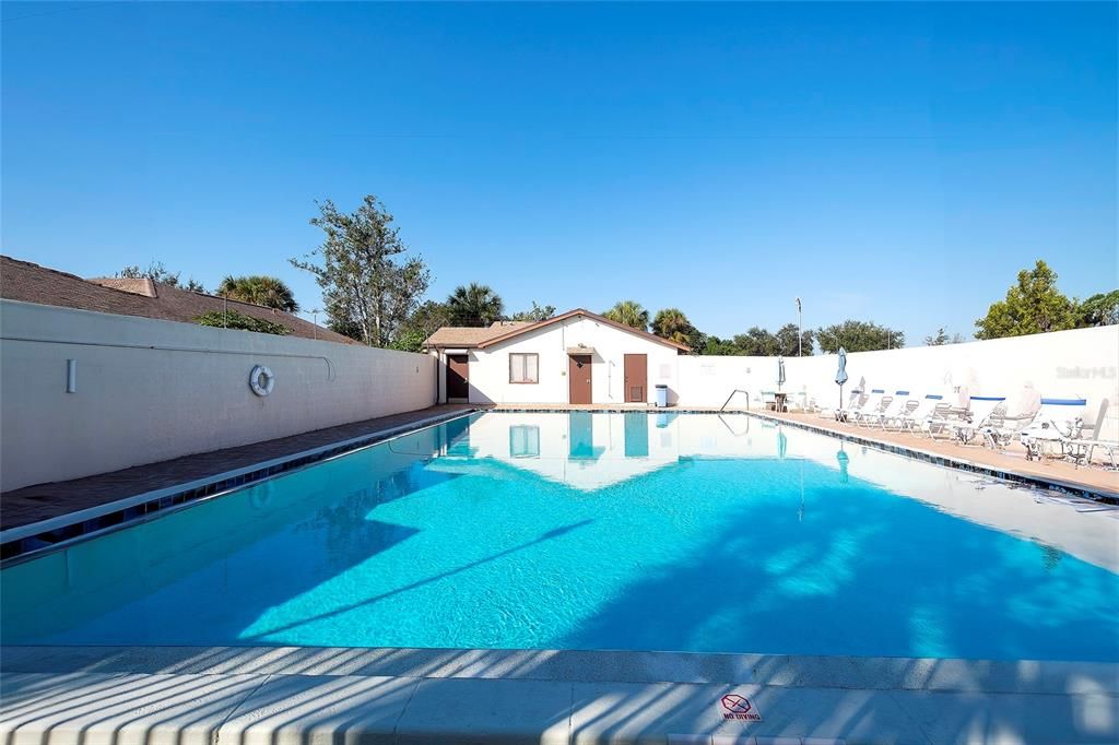 For Sale: $235,000 (2 beds, 2 baths, 937 Square Feet)