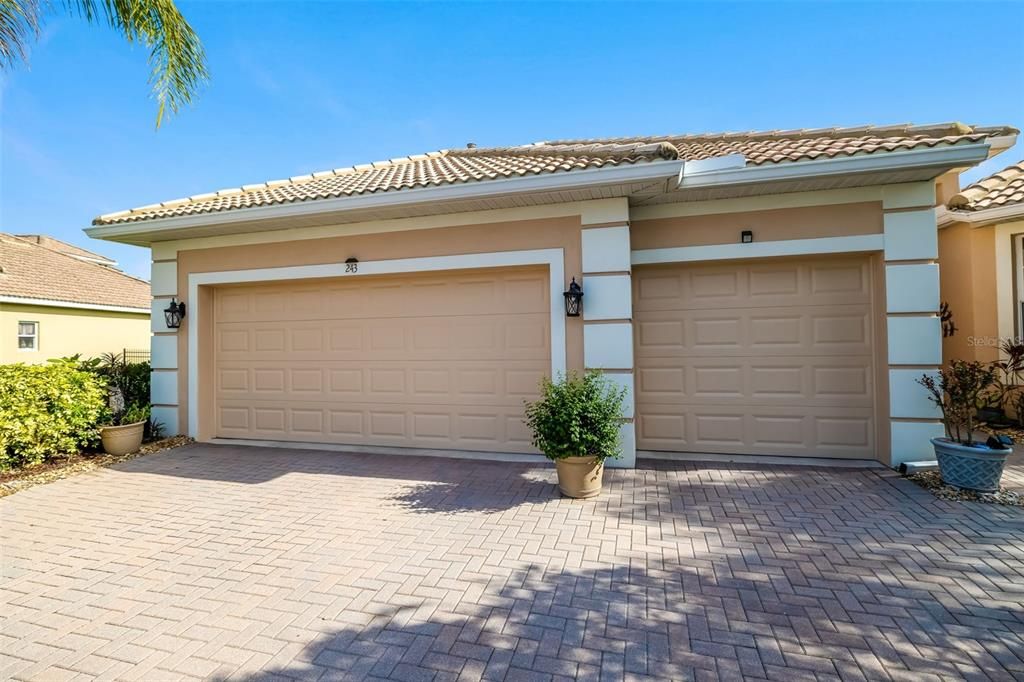 For Sale: $527,000 (3 beds, 2 baths, 2182 Square Feet)