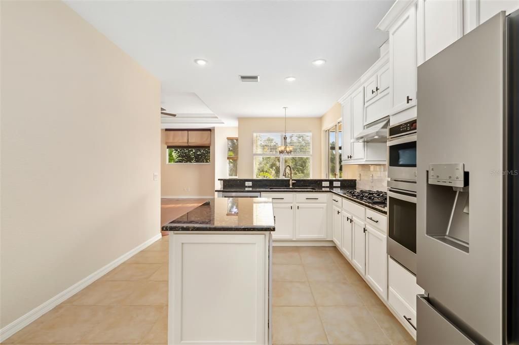 For Sale: $527,000 (3 beds, 2 baths, 2182 Square Feet)