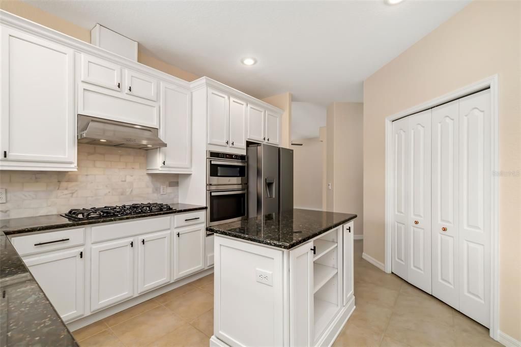 For Sale: $527,000 (3 beds, 2 baths, 2182 Square Feet)