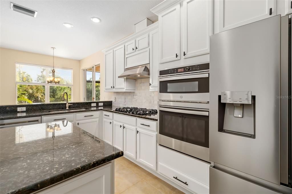 For Sale: $527,000 (3 beds, 2 baths, 2182 Square Feet)