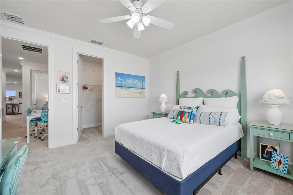 For Rent: $6,895 (6 beds, 5 baths, 5389 Square Feet)