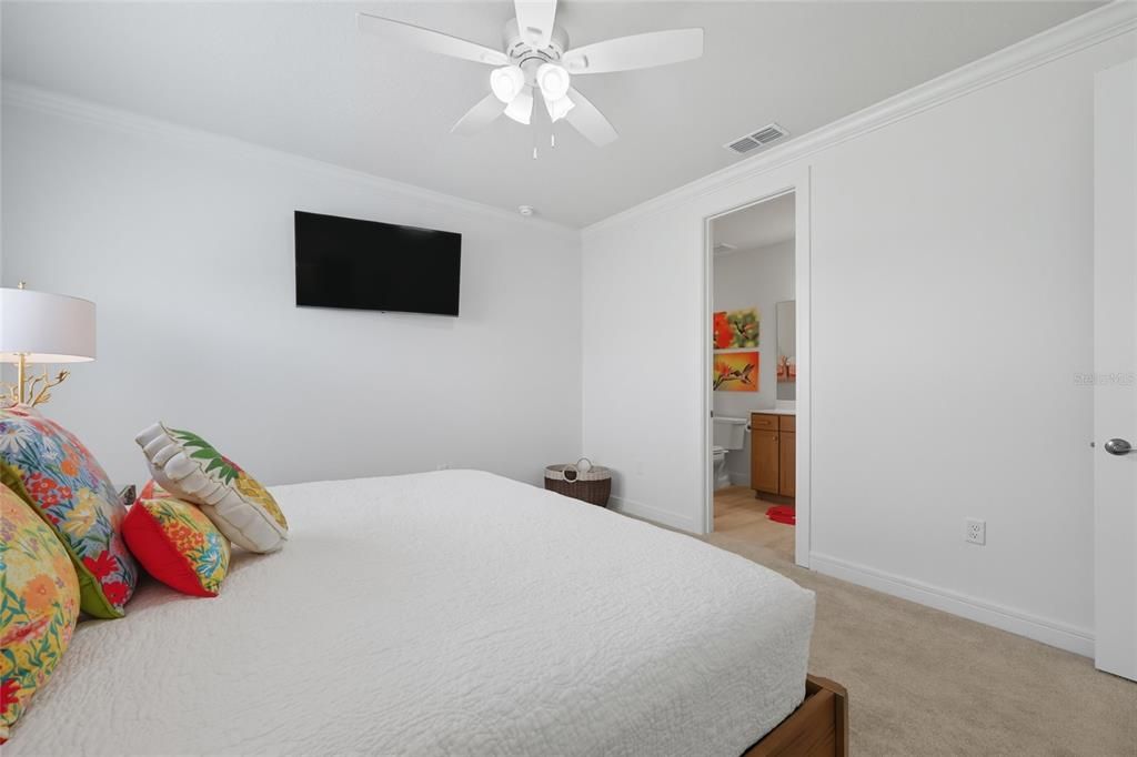 For Rent: $6,895 (6 beds, 5 baths, 5389 Square Feet)