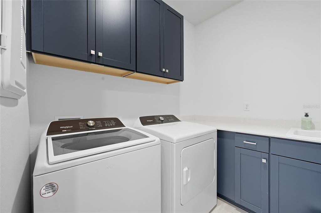 For Rent: $6,895 (6 beds, 5 baths, 5389 Square Feet)