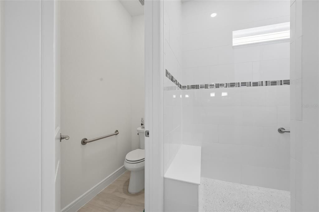 For Rent: $6,895 (6 beds, 5 baths, 5389 Square Feet)