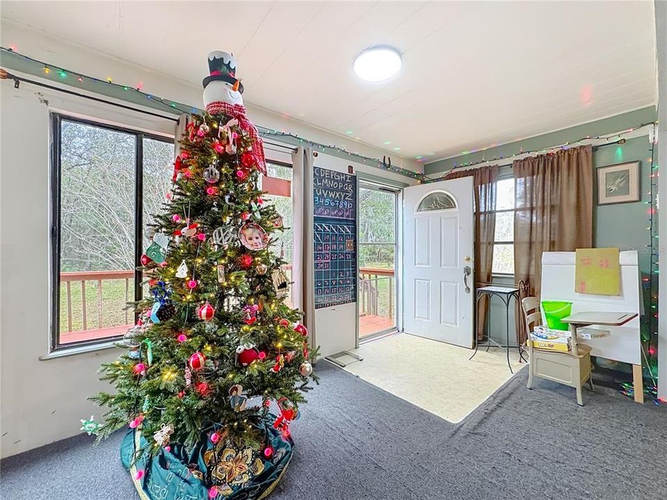 На продажу: $380,000 (3 спален, 2 ванн, 1604 Квадратных фут)