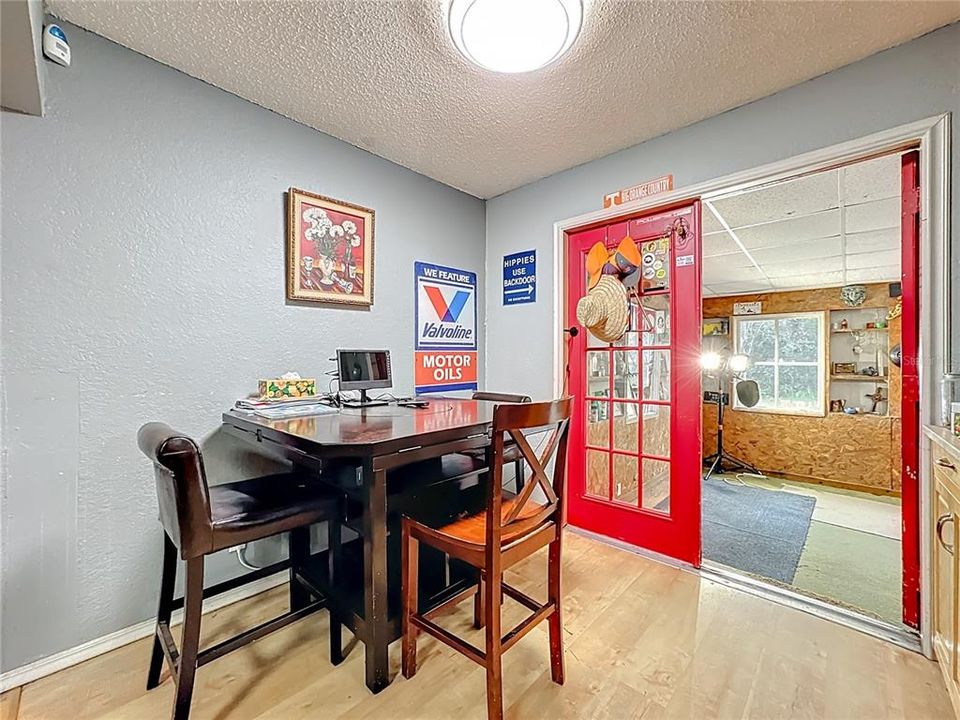 На продажу: $380,000 (3 спален, 2 ванн, 1604 Квадратных фут)