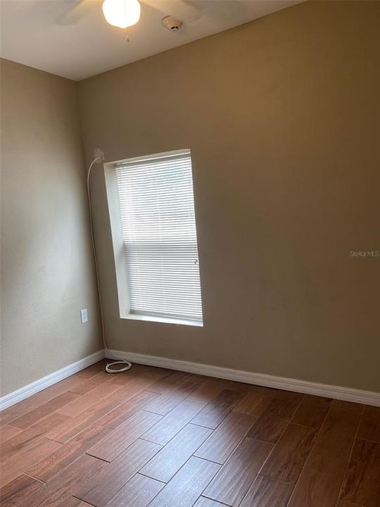 For Rent: $1,000 (2 beds, 1 baths, 500 Square Feet)