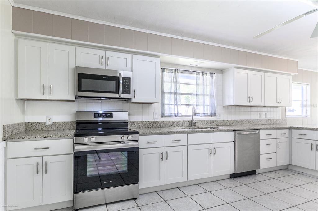 В аренду: $1,595 (2 спален, 2 ванн, 1120 Квадратных фут)