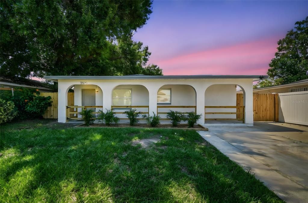 待售: $550,000 (5 贝兹, 3 浴室, 1938 平方英尺)