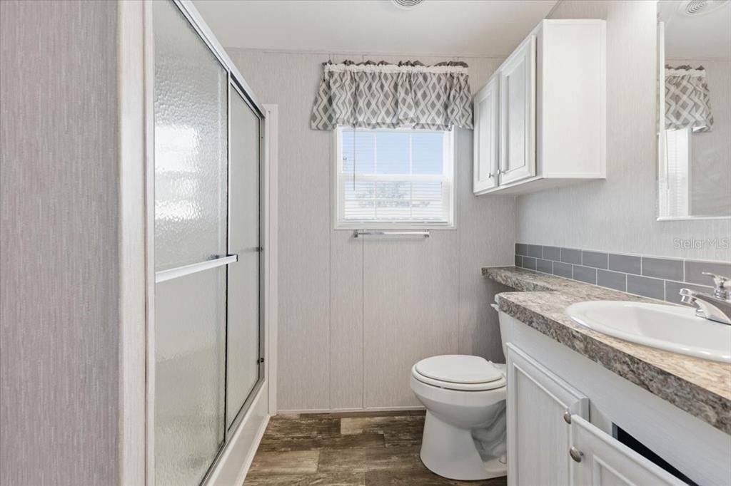 For Sale: $130,000 (1 beds, 1 baths, 660 Square Feet)