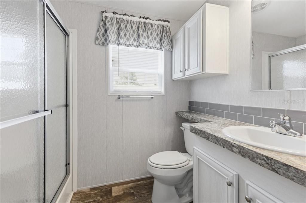 For Sale: $130,000 (1 beds, 1 baths, 660 Square Feet)