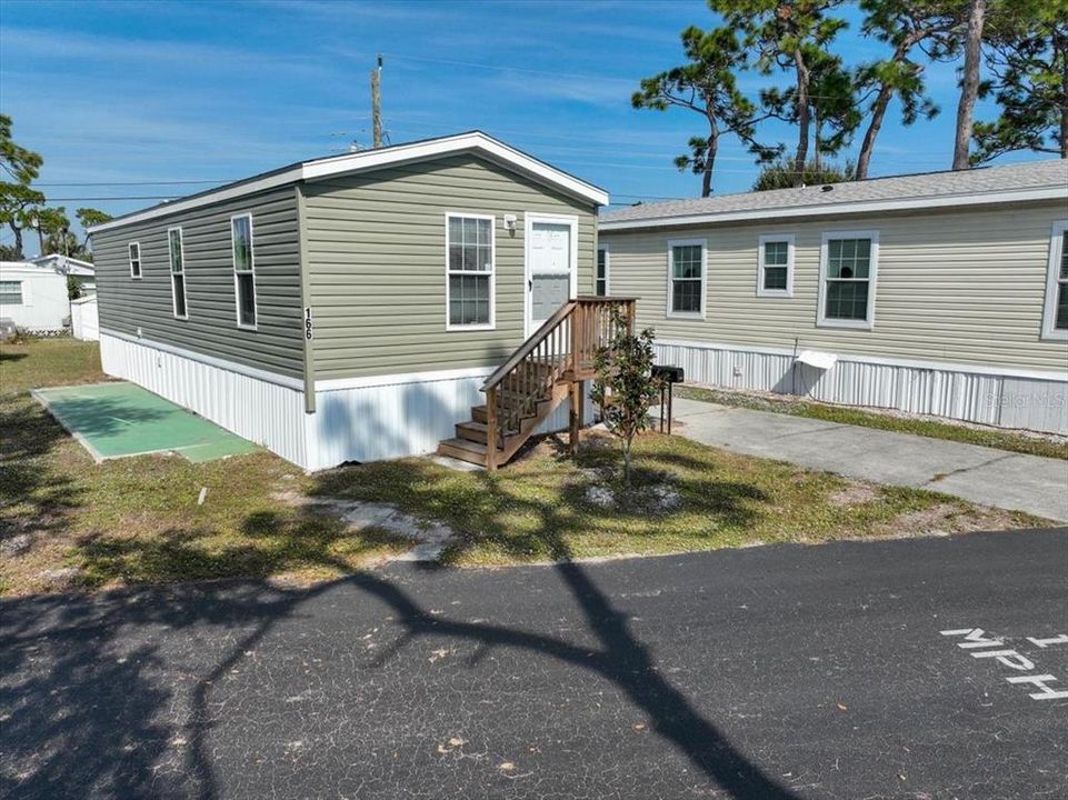 For Sale: $130,000 (1 beds, 1 baths, 660 Square Feet)