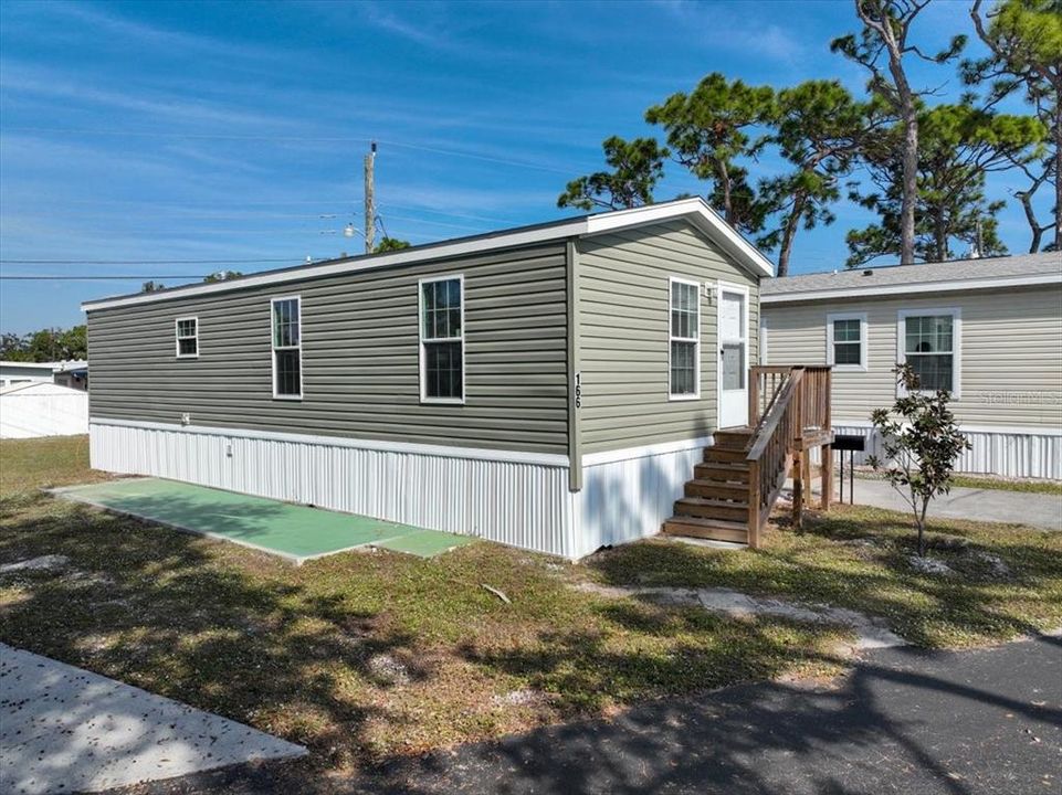 For Sale: $130,000 (1 beds, 1 baths, 660 Square Feet)