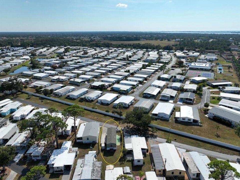 For Sale: $130,000 (1 beds, 1 baths, 660 Square Feet)