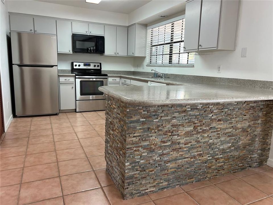 For Sale: $297,000 (2 beds, 2 baths, 1418 Square Feet)