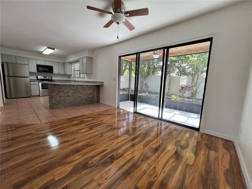 For Sale: $297,000 (2 beds, 2 baths, 1418 Square Feet)