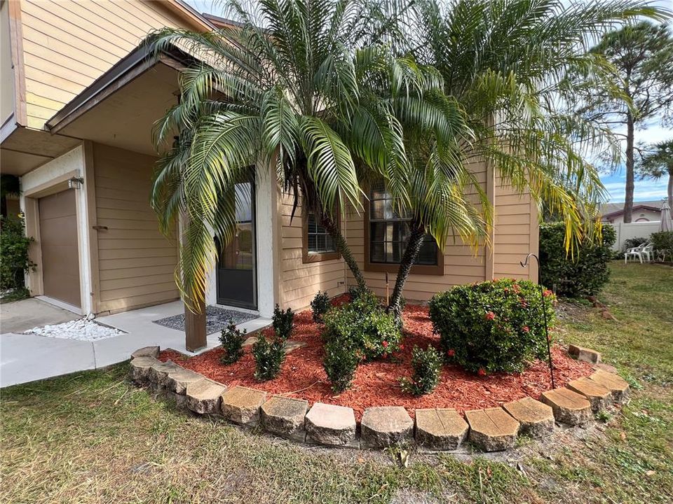 For Sale: $297,000 (2 beds, 2 baths, 1418 Square Feet)