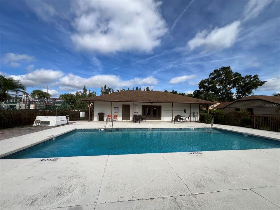 For Sale: $297,000 (2 beds, 2 baths, 1418 Square Feet)