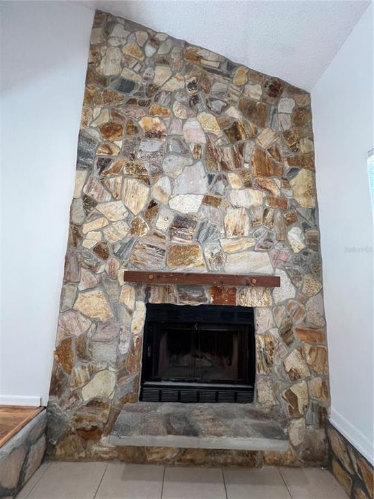 For Sale: $297,000 (2 beds, 2 baths, 1418 Square Feet)