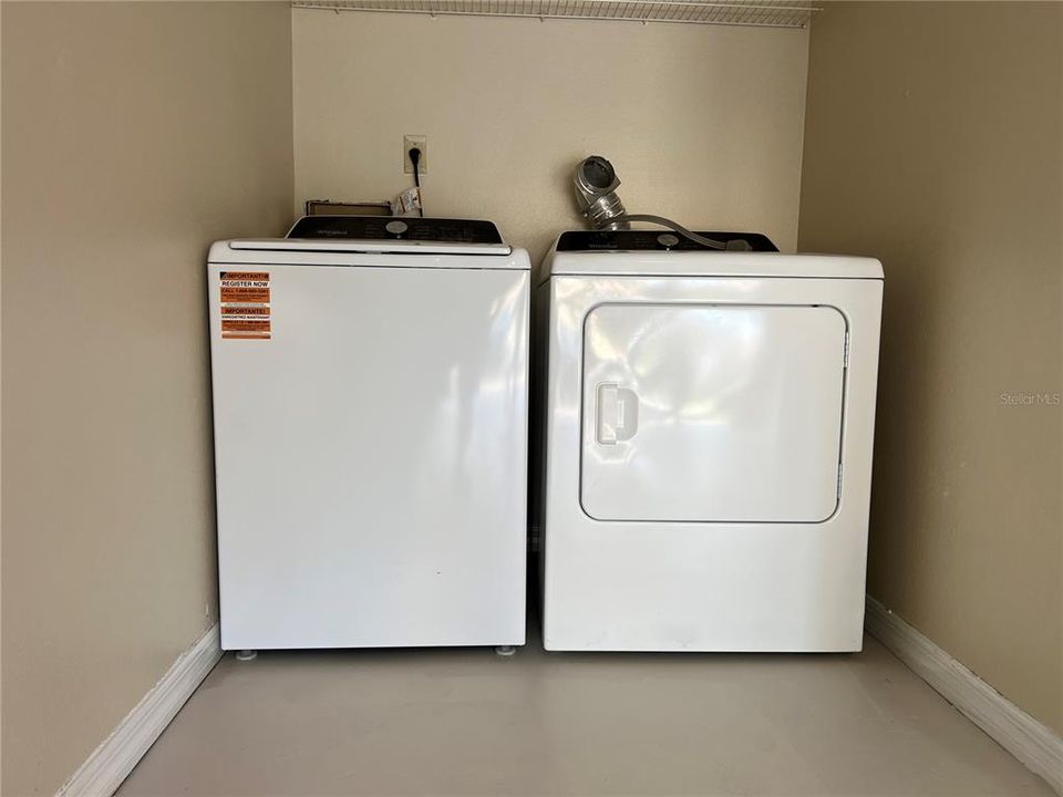 For Sale: $297,000 (2 beds, 2 baths, 1418 Square Feet)