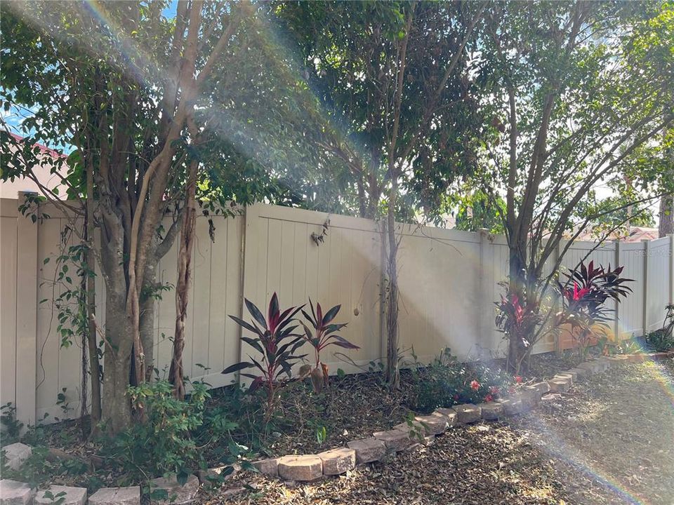 For Sale: $297,000 (2 beds, 2 baths, 1418 Square Feet)