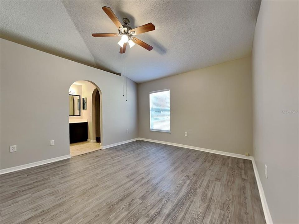 В аренду: $1,839 (3 спален, 2 ванн, 1292 Квадратных фут)