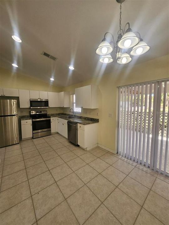 For Rent: $1,850 (3 beds, 2 baths, 1184 Square Feet)