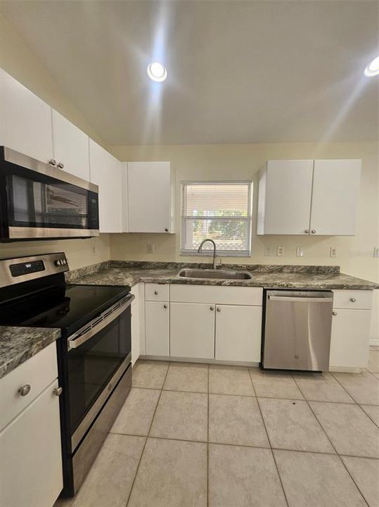 For Rent: $1,850 (3 beds, 2 baths, 1184 Square Feet)
