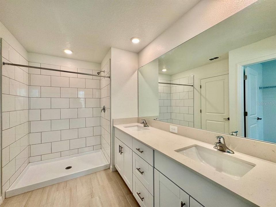 En Renta: $3,000 (6 camas, 3 baños, 2580 Pies cuadrados)