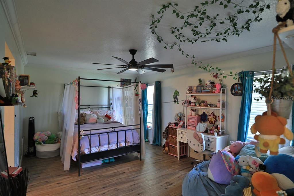 For Sale: $490,000 (4 beds, 3 baths, 1840 Square Feet)