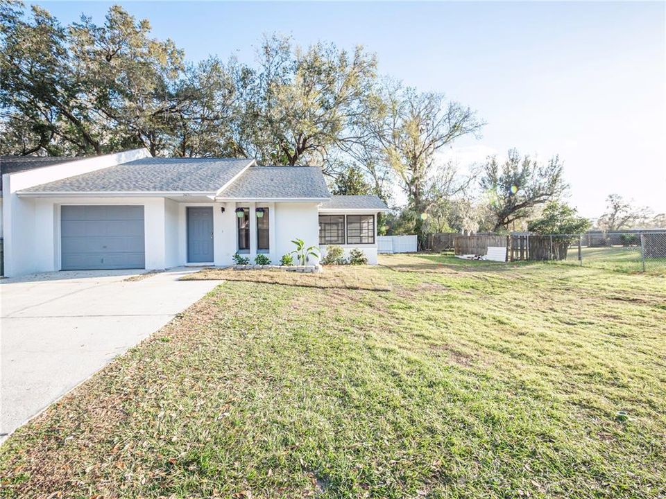 For Rent: $1,795 (3 beds, 2 baths, 1052 Square Feet)