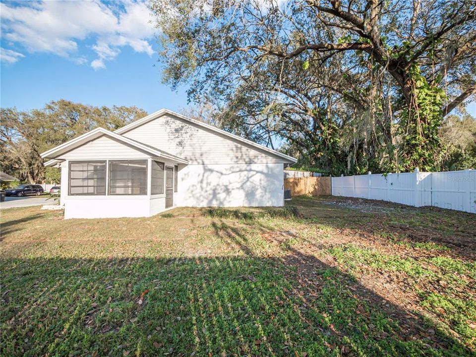 For Rent: $1,795 (3 beds, 2 baths, 1052 Square Feet)