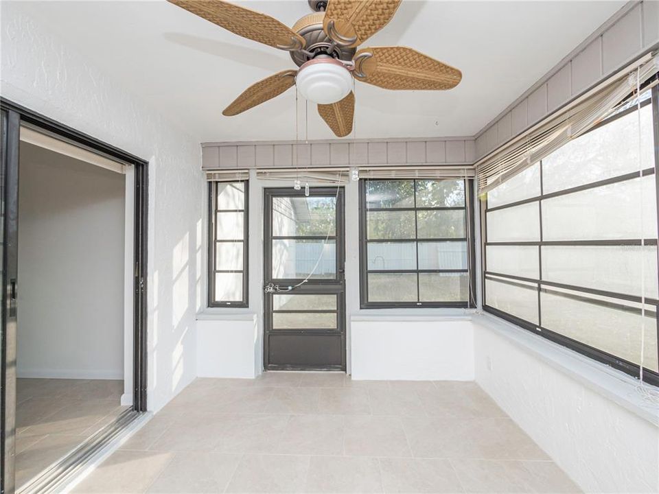 For Rent: $1,795 (3 beds, 2 baths, 1052 Square Feet)