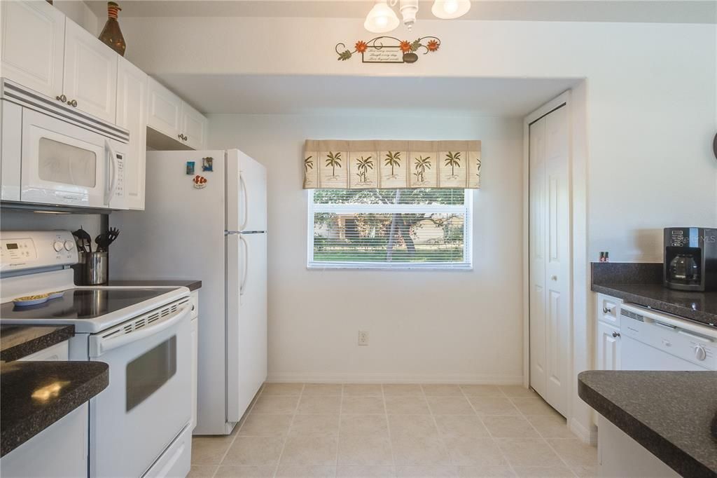 待售: $249,900 (3 贝兹, 2 浴室, 1195 平方英尺)