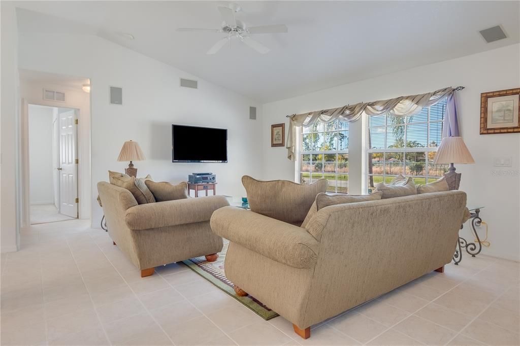 待售: $249,900 (3 贝兹, 2 浴室, 1195 平方英尺)