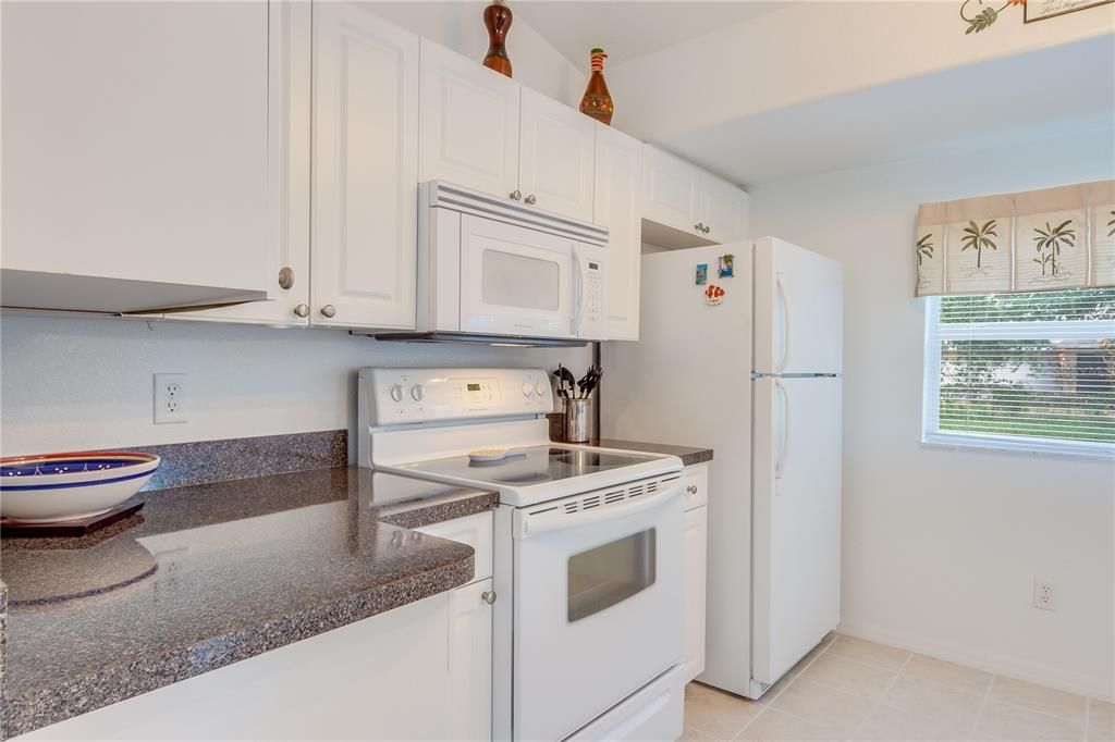 待售: $249,900 (3 贝兹, 2 浴室, 1195 平方英尺)