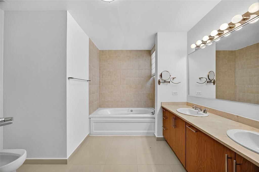 На продажу: $725,000 (3 спален, 2 ванн, 2194 Квадратных фут)