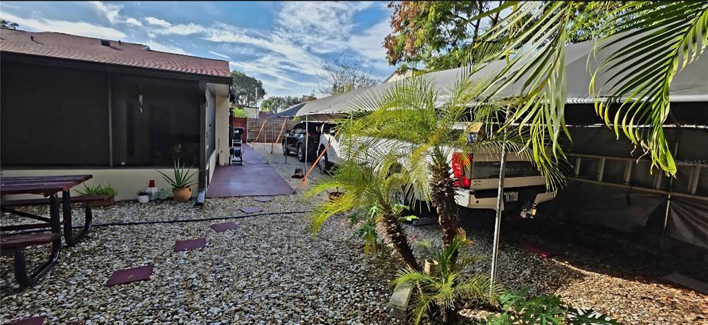 For Sale: $279,900 (2 beds, 2 baths, 965 Square Feet)