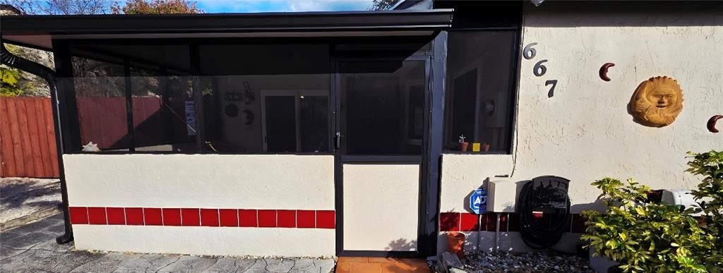 For Sale: $279,900 (2 beds, 2 baths, 965 Square Feet)