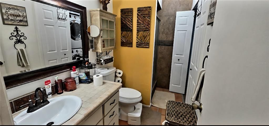 For Sale: $279,900 (2 beds, 2 baths, 965 Square Feet)