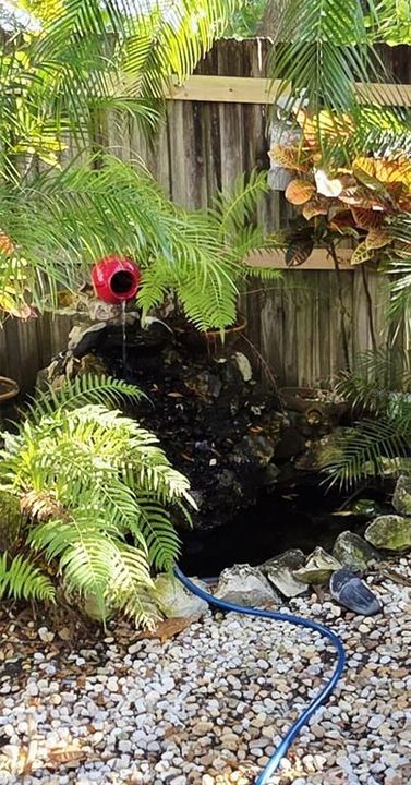 For Sale: $279,900 (2 beds, 2 baths, 965 Square Feet)