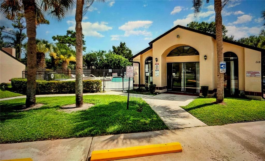 For Sale: $279,900 (2 beds, 2 baths, 965 Square Feet)