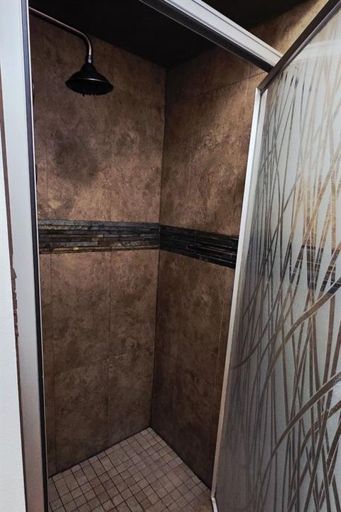 For Sale: $279,900 (2 beds, 2 baths, 965 Square Feet)