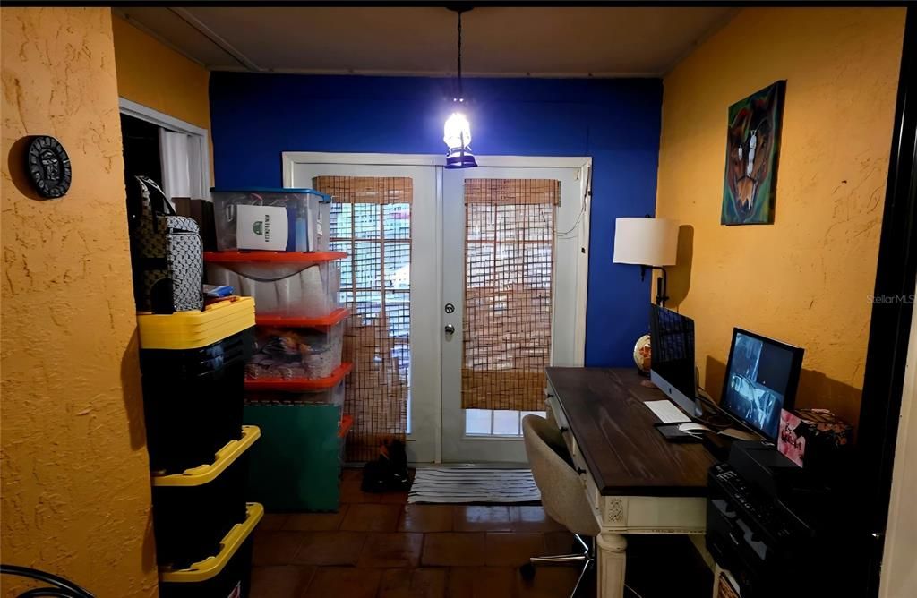 For Sale: $279,900 (2 beds, 2 baths, 965 Square Feet)